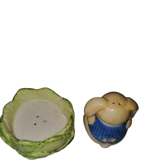 Adorable bunny and cabbage salt and pepper shakers - Picture 3 of 4
